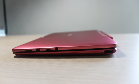ASUS T100HA, Notebook 2 in 1 Trendi dan Ringkas