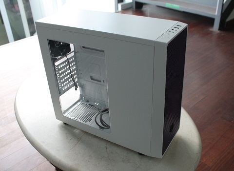 BitFenix Neos, Stylish, Tapi Minim Sirkulasi 