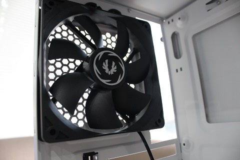 BitFenix Neos, Stylish, Tapi Minim Sirkulasi 