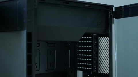 Corsair Carbide 600C, Bodi Solid dan Keren