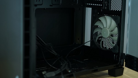 Corsair Carbide 600C, Bodi Solid dan Keren