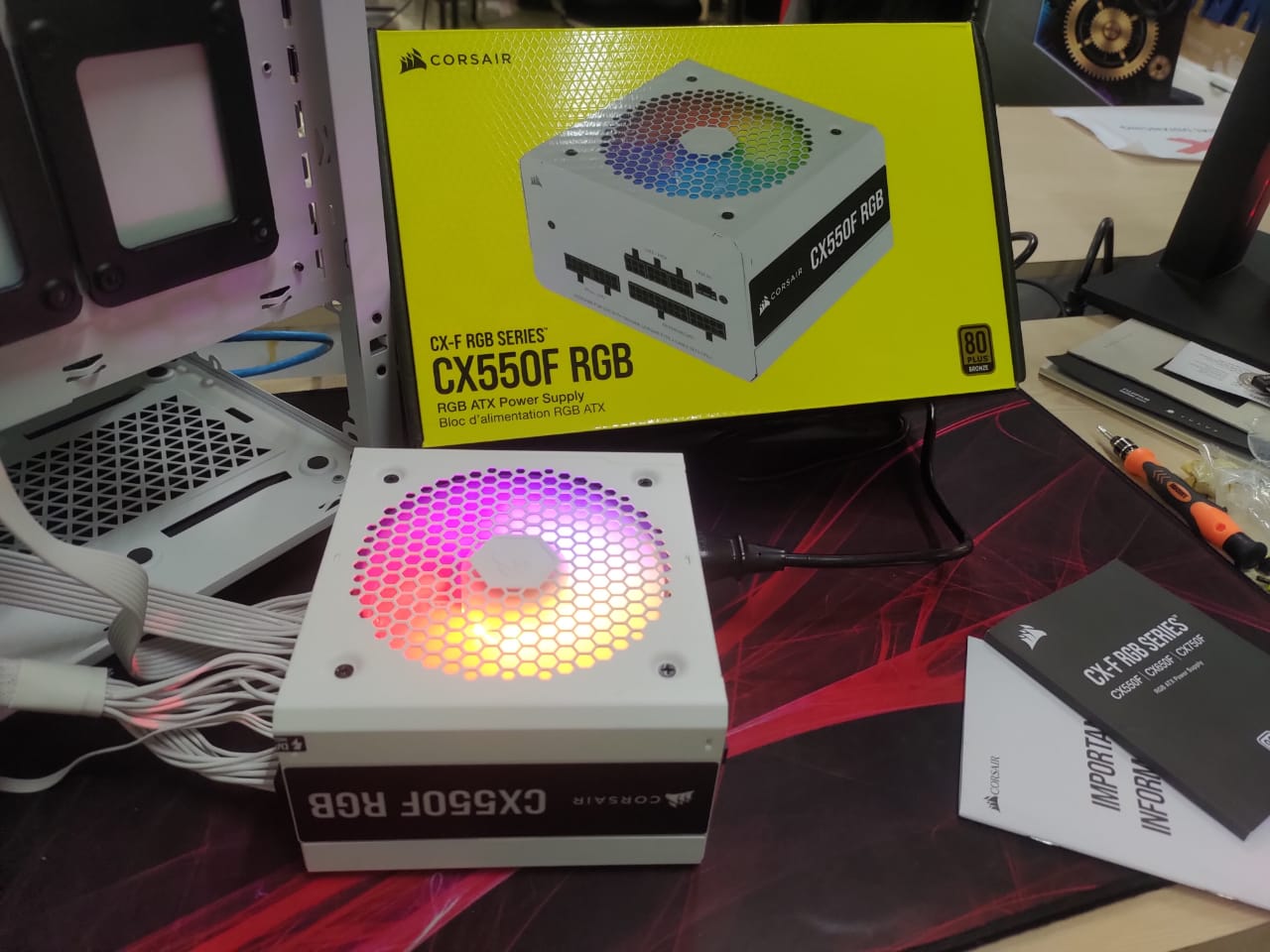 Corsair Rilis Produk PSU Kelas Entry-Level Tampilan RGB