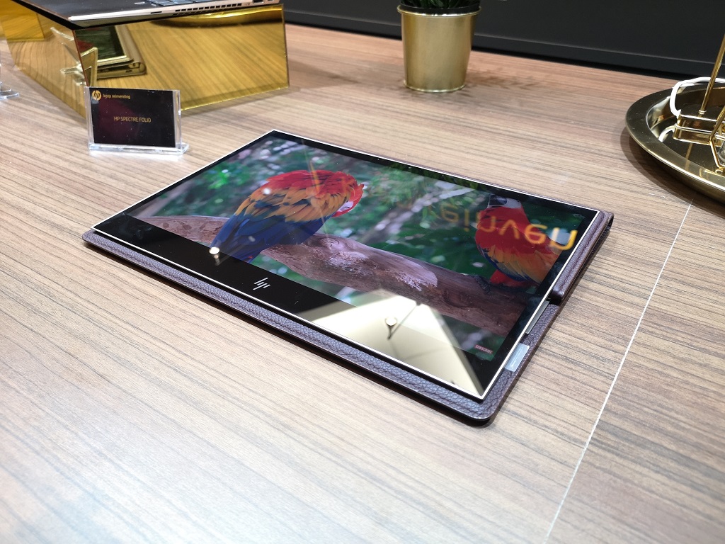 Melihat Lebih Dekat Notebook Kulit HP Spectre Folio