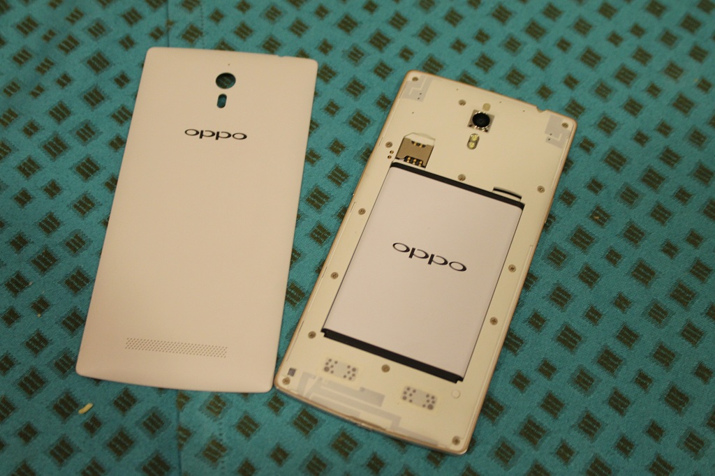 Oppo Find 7a, Serba Premium   