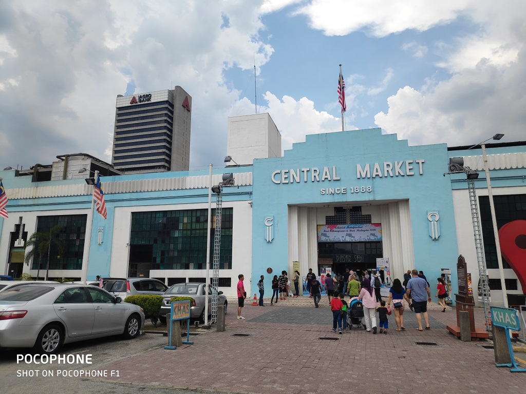 Rasanya Pakai Pocophone F1, Harga Murah Spesifikasi Mewah