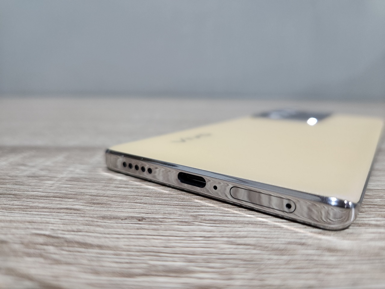 Vivo V27, Desain dan Kamera Bagus