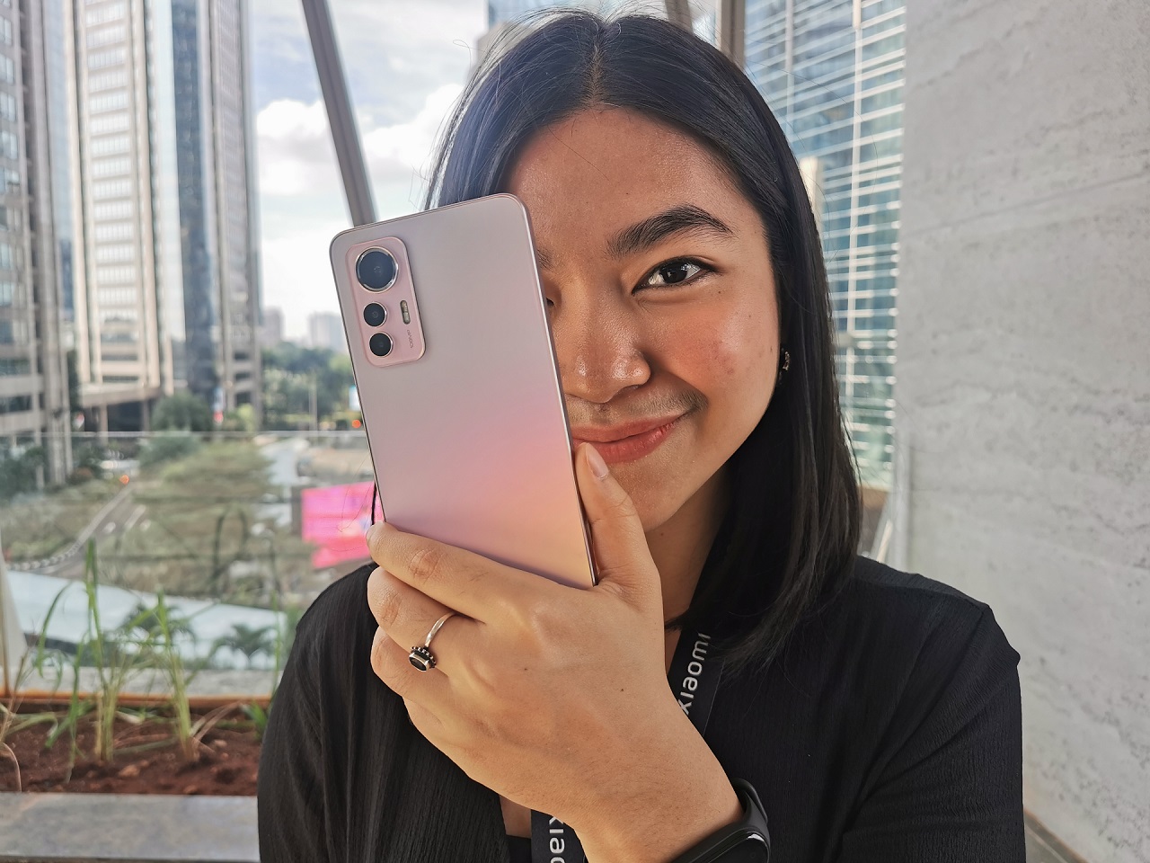 Ada yang Spesial dari Desain Xiaomi 12 Lite
