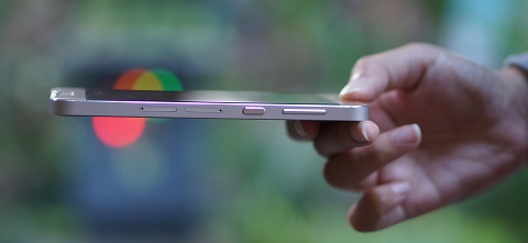 ZTE Blade S7, Premium Tapi Tanggung