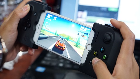 Gamevice iPhone, Eksklusif untuk iPhone