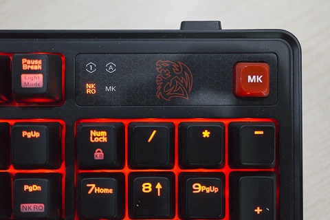 Tt eSPORTS Meka Pro, Lawan Tren RGB