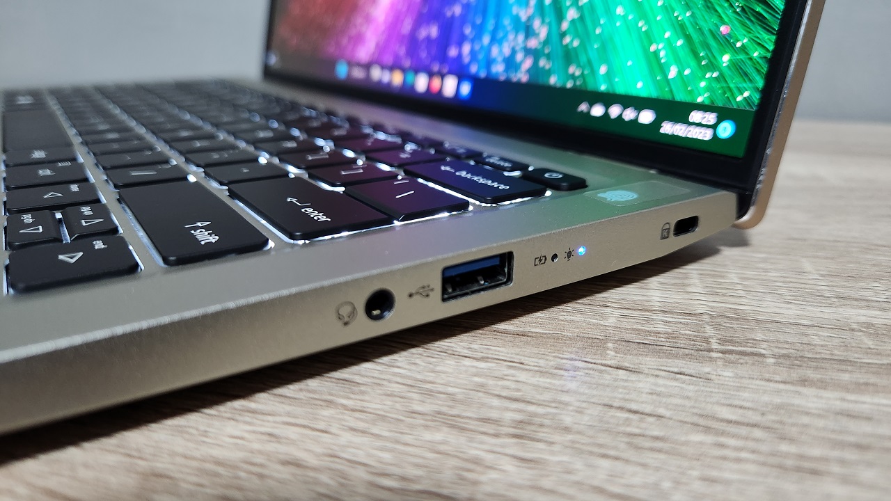 Acer Swift 3 OLED, Minimalis Apik