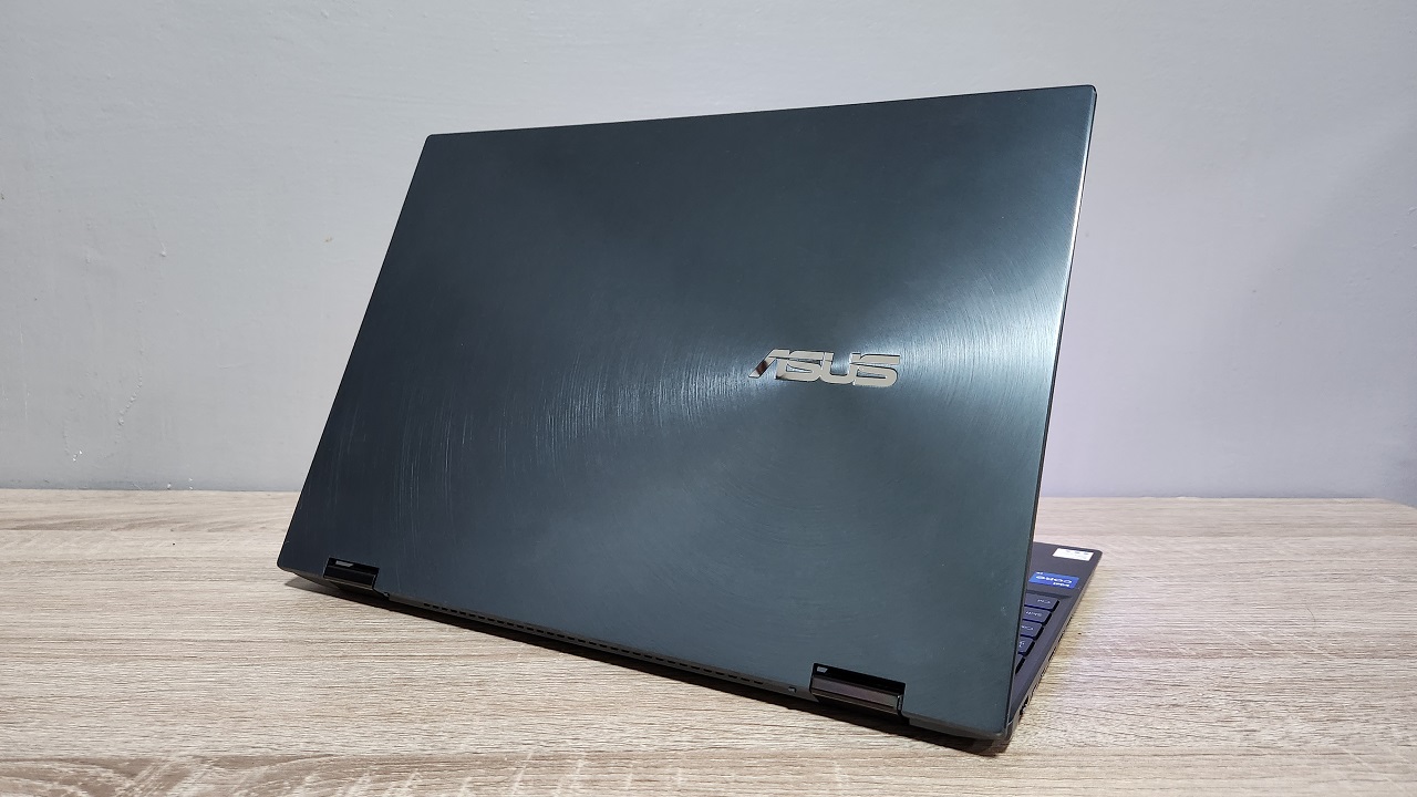 Asus ZenBook Flip 14 OLED UP5401, Elegan dan Fitur Lengkap