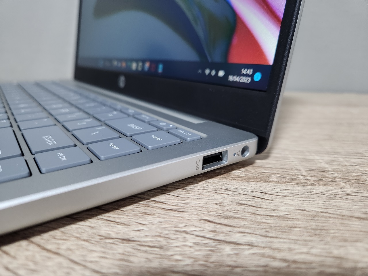 Pengalaman Pakai Laptop HP 14-em0014AU