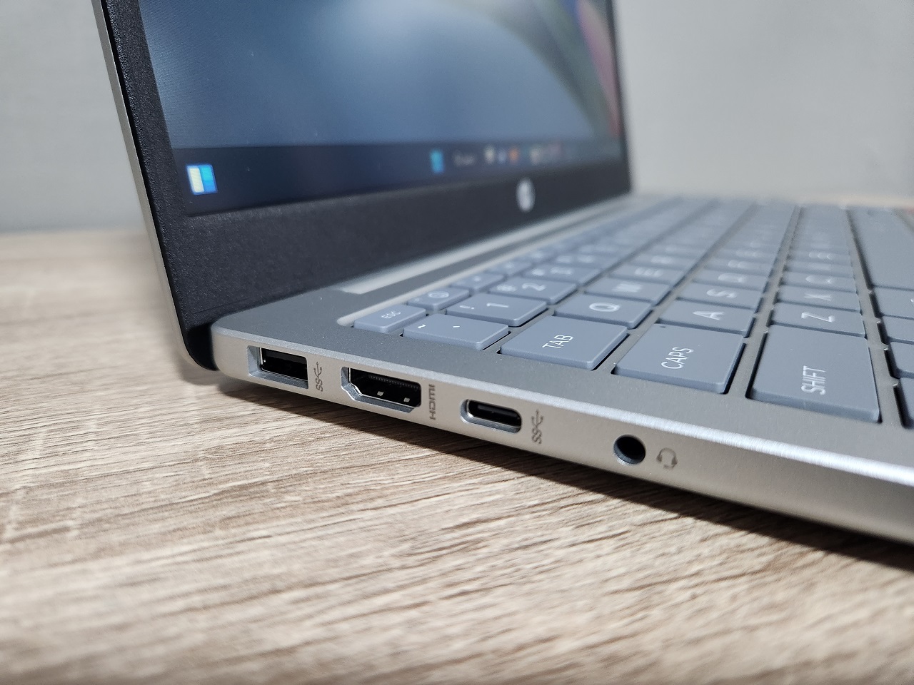Pengalaman Pakai Laptop HP 14-em0014AU
