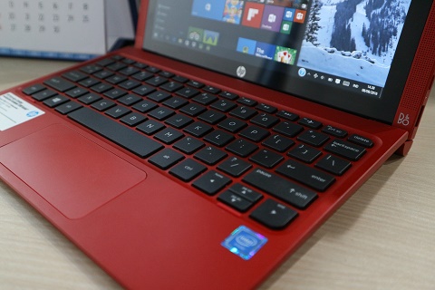 HP Pavilion x2, Laptop Convertible Trendi, Ringan, dan Awet