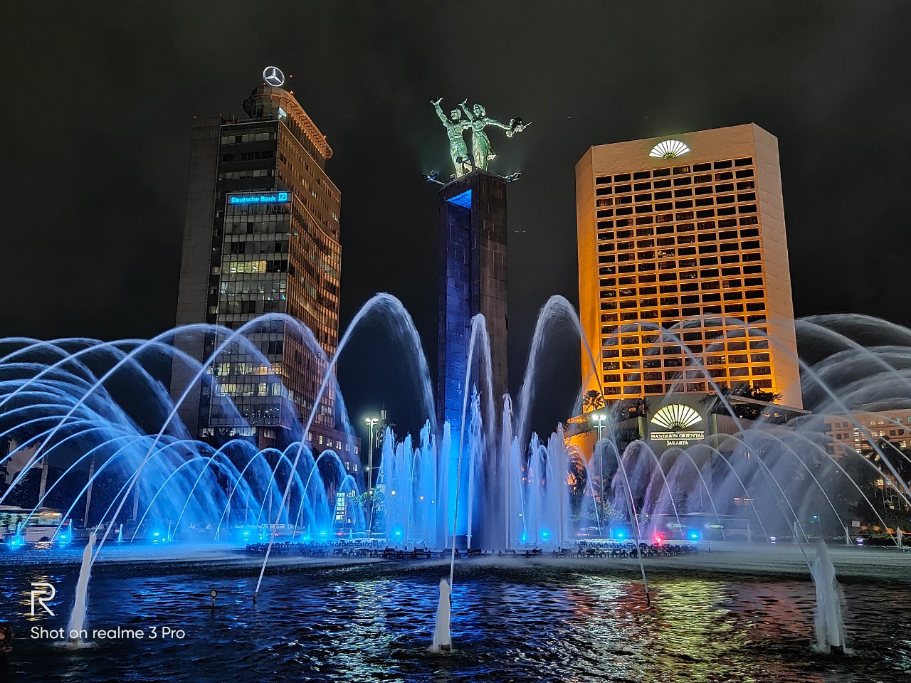 Indah Banget! 5 Foto Suasana Malam Jakarta dari realme 3 Pro