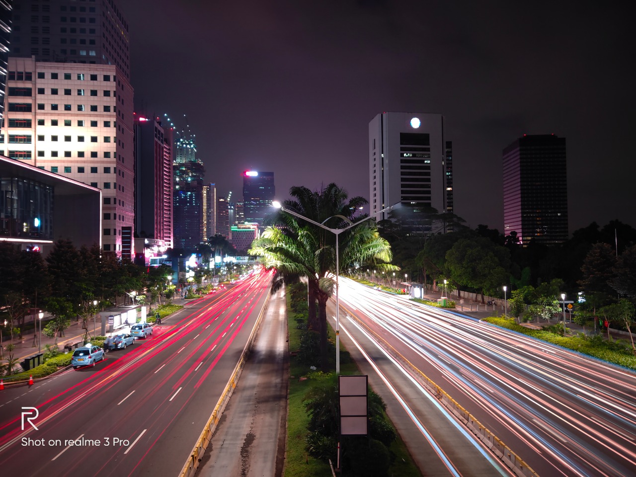 Indah Banget! 5 Foto Suasana Malam Jakarta dari realme 3 Pro