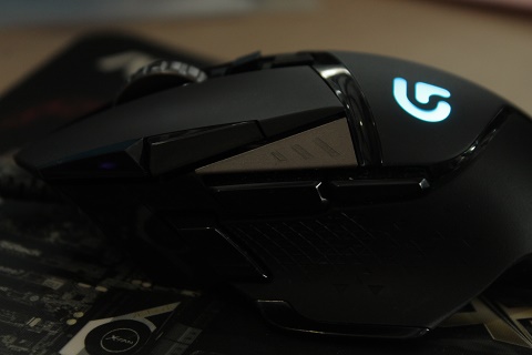 Logitech G502 Proteus Spectrum, Nyaris Sempurna!