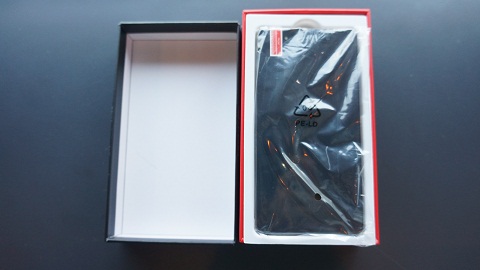 Membongkar Isi Kotak Smartfren Andromax R