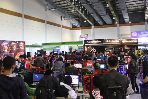 Pengunjung Bisa Main Game Online Gratis Selama Mega Bazaar 2015  
