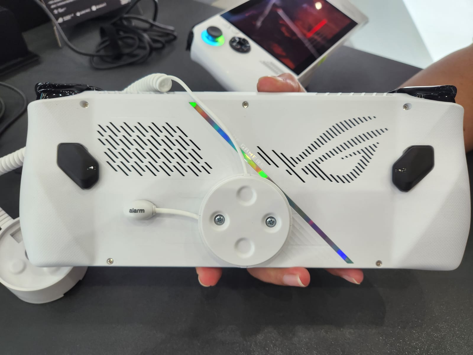 Pengalaman Singkat Menggenggam Asus ROG Ally