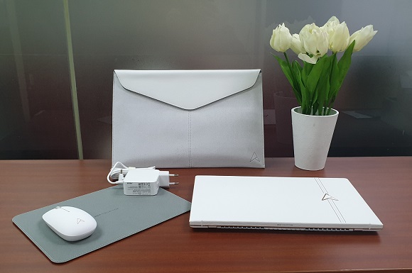 Melihat Kemasan Edisi Spesial Asus ZenBook Edition 30