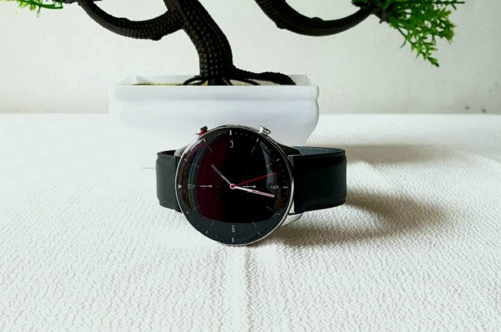 Amazfit GTR 2, Elegan dan Besar