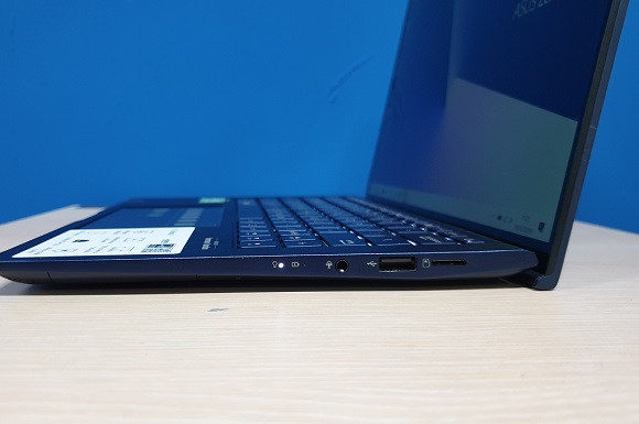 Asus Zenbook 13 Ux334f Pesona Layar Sekunder