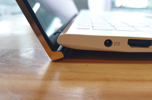 Menjajal Notebook Spesial Asus Zenbook Edition 30 UX334FL