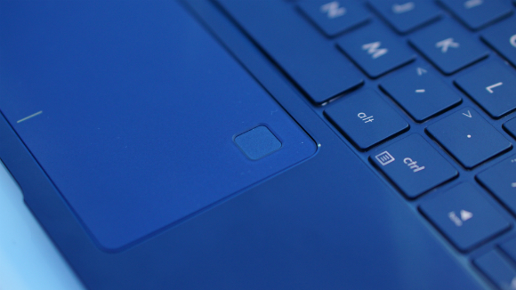 Menjajal ASUS ZenBook 3, Sang Penantang Baru MacBook