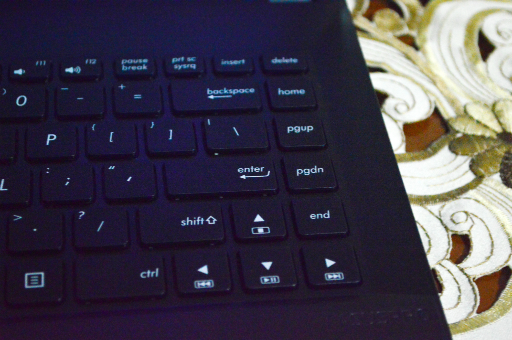 ASUSPRO P2420LJ, Elegan Luar Dalam