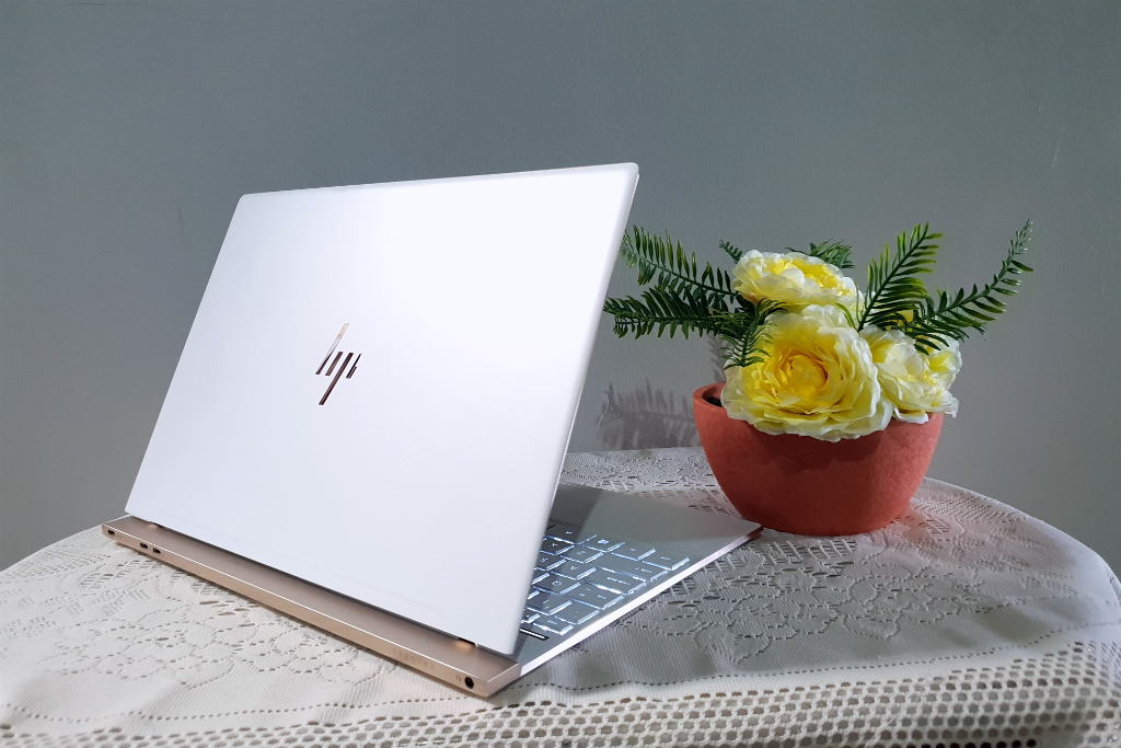 HP Spectre 13, Tipis Menggoda
