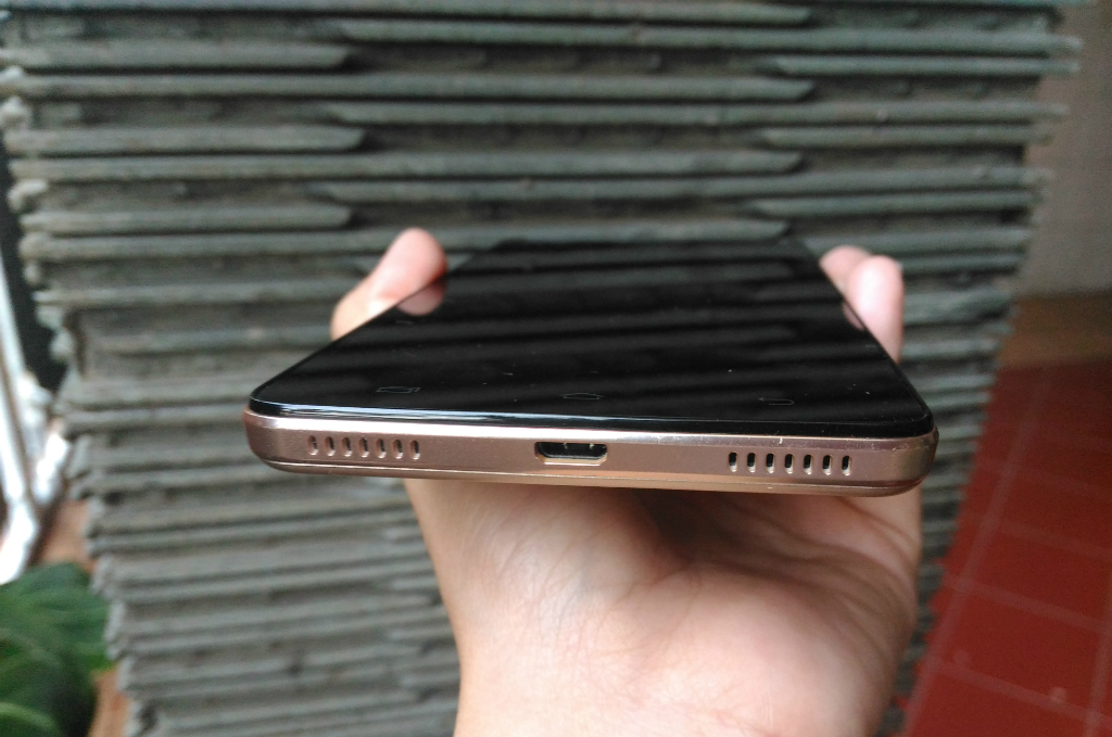 Infinix Hot S: Terjangkau dan Pas di Tangan