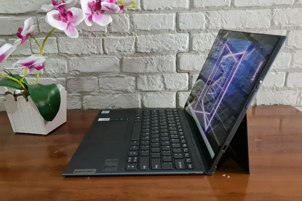 Lenovo Yoga Duet 7i, Ringkas, Bertenaga
