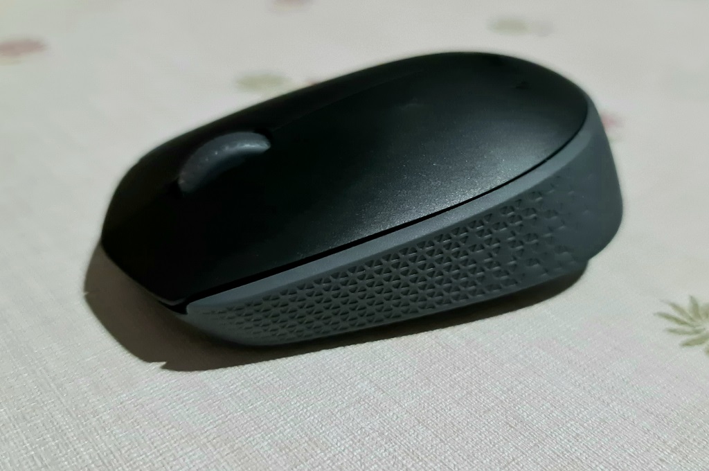 Logitech M170, Sederhana dan Nyaman Digunakan
