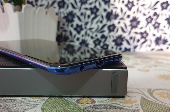 Samsung Galaxy A30, Terjangkau Bergaya Elegan