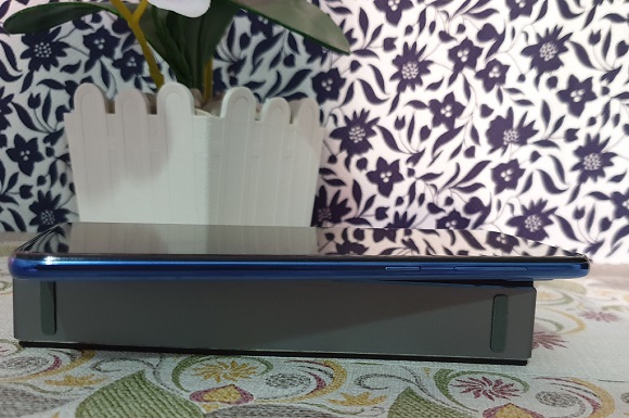 Samsung Galaxy A30, Terjangkau Bergaya Elegan