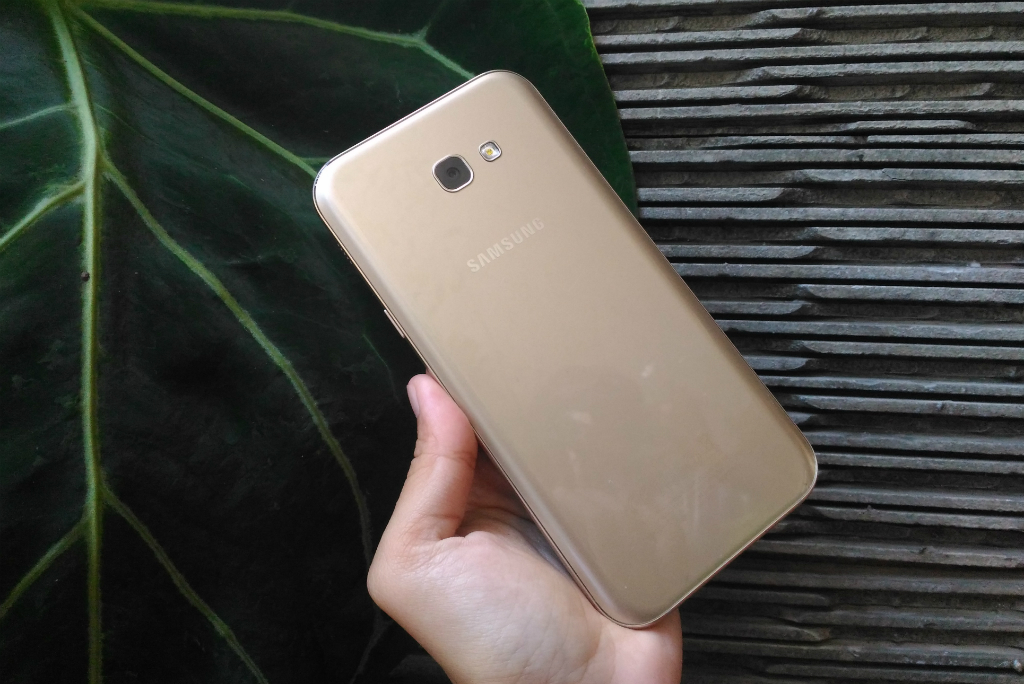 Samsung Galaxy A7 2017 Mewah Dengan Daya Tahan Baterai Lama