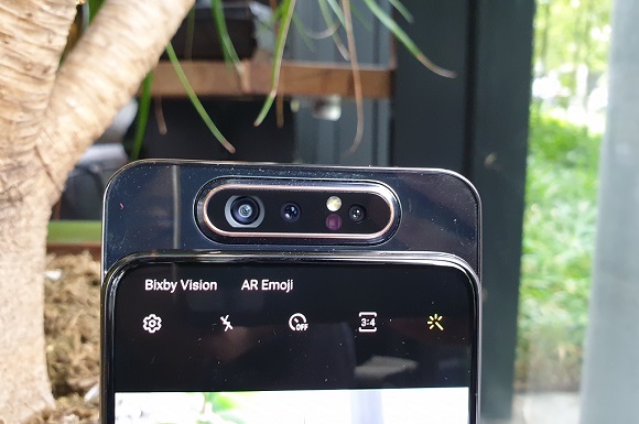 Samsung Galaxy A80, Si Ponsel Berkamera Unik