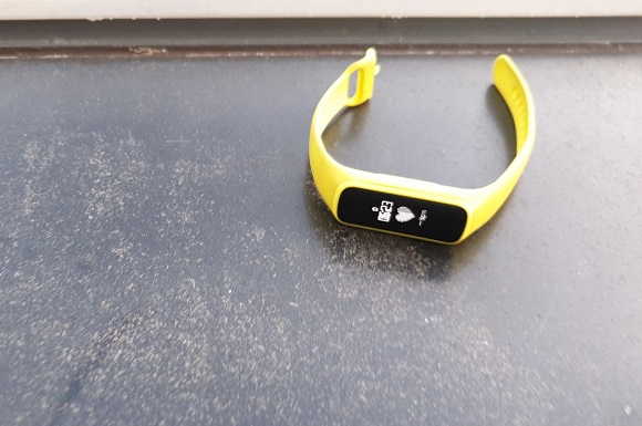 Samsung Galaxy Fit E Unik Terjangkau Kurang Responsif