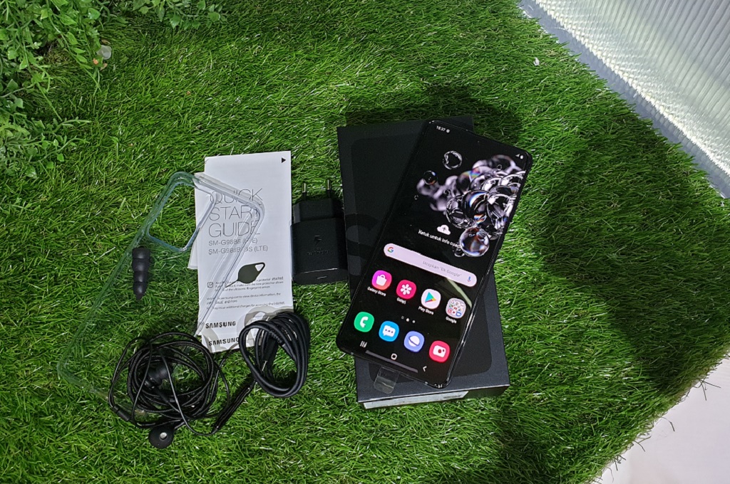 Unboxing Samsung Galaxy S20 Ultra