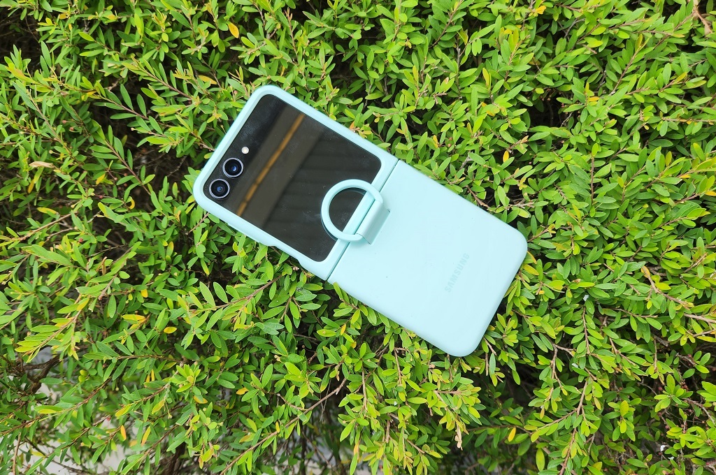 Samsung Galaxy Z Flip5 Si Kecil Nan Bertenaga