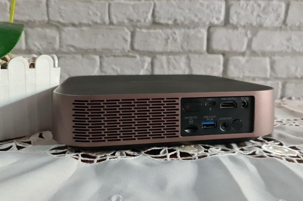 ViewSonic M2, Desain Trendi dan Banyak Fitur
