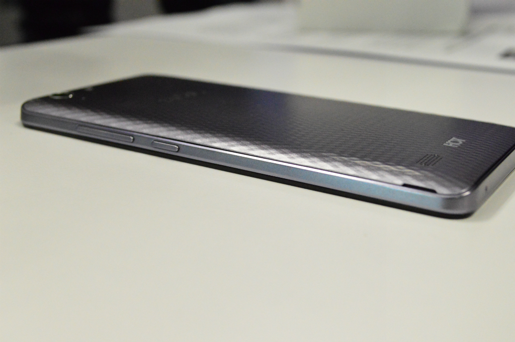 Kesan Pertama Menggenggam Infinix Hot 3 X553