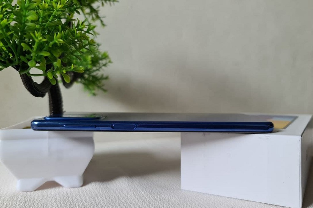 Samsung Galaxy M52 5G, Si Tipis Berperforma Tinggi