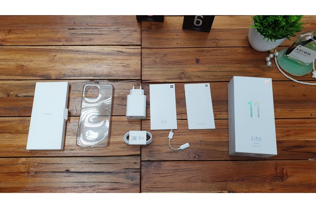 Berkenalan secara singkat dengan Xiaomi Mi 11 Lite