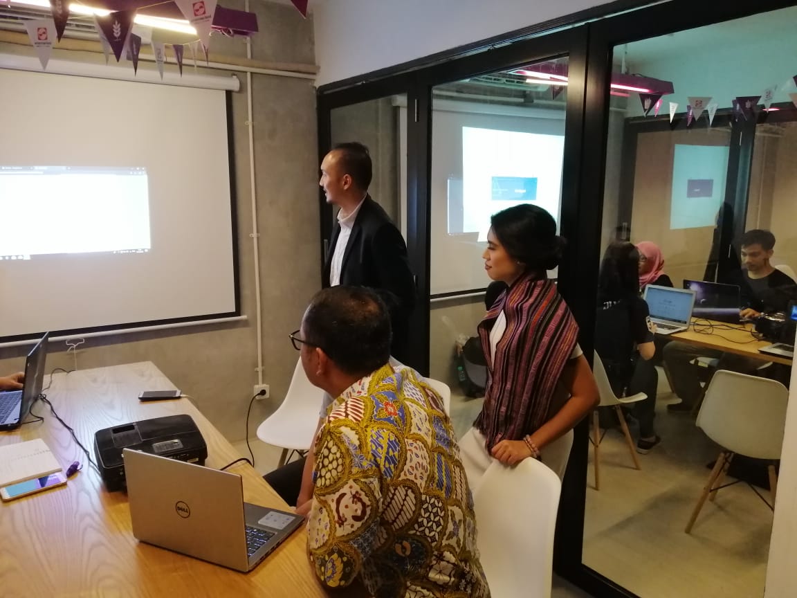 Akankah Akademi Coding Saingi Universitas?