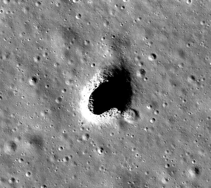 Ilmuwan Jepang Temukan Lokasi Ideal untuk Bangun Markas di Bulan