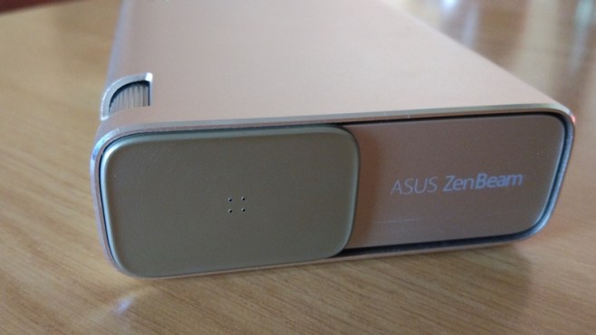 Menjajal ASUS ZenBeam Go E1Z, Proyektor Sekaligus Pengisi Daya Ponsel