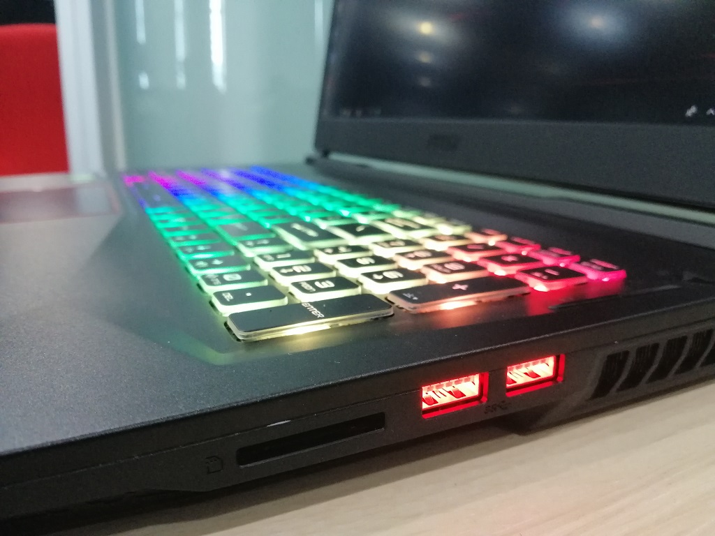 Pengalaman Menjajal Laptop Gaming MSI GE75 Raider